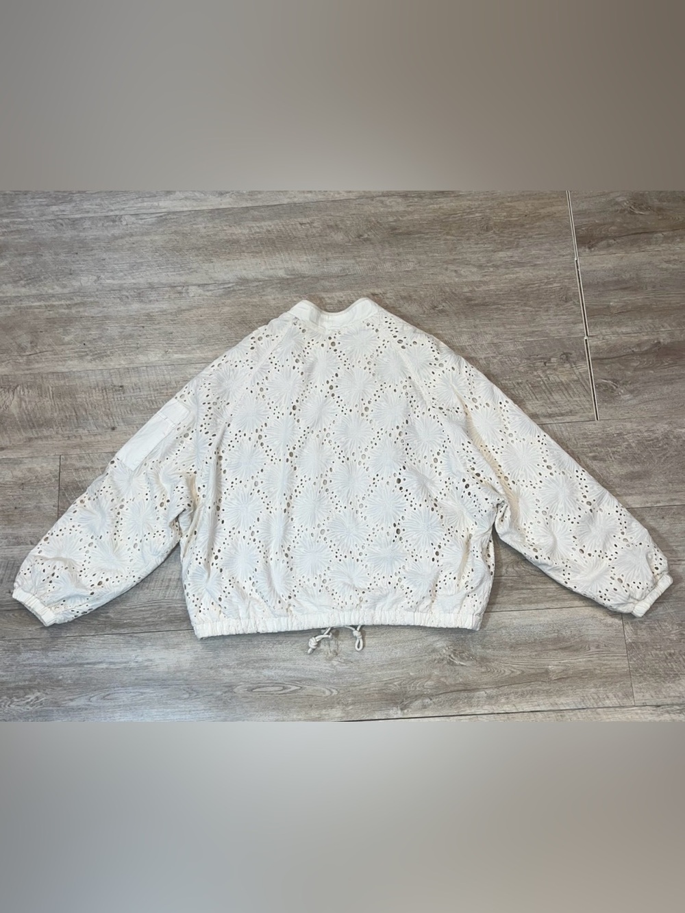 Free People Women’s Daisy Jane Cotton Eyelet Bomber Jacket Size Medium - Picture 11 of 11